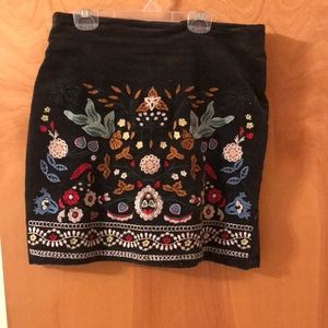 Embroidered skirt